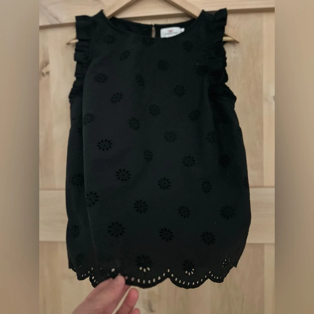 Vineyard Vines women’s 100% cotton Sleeveless Black Eyelet Ruffle Floral Top, M - Picture 3 of 6